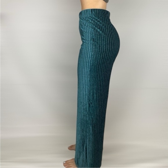 HOUSE OF HARLOW Metallic Blue Pants - Picture 3 of 4